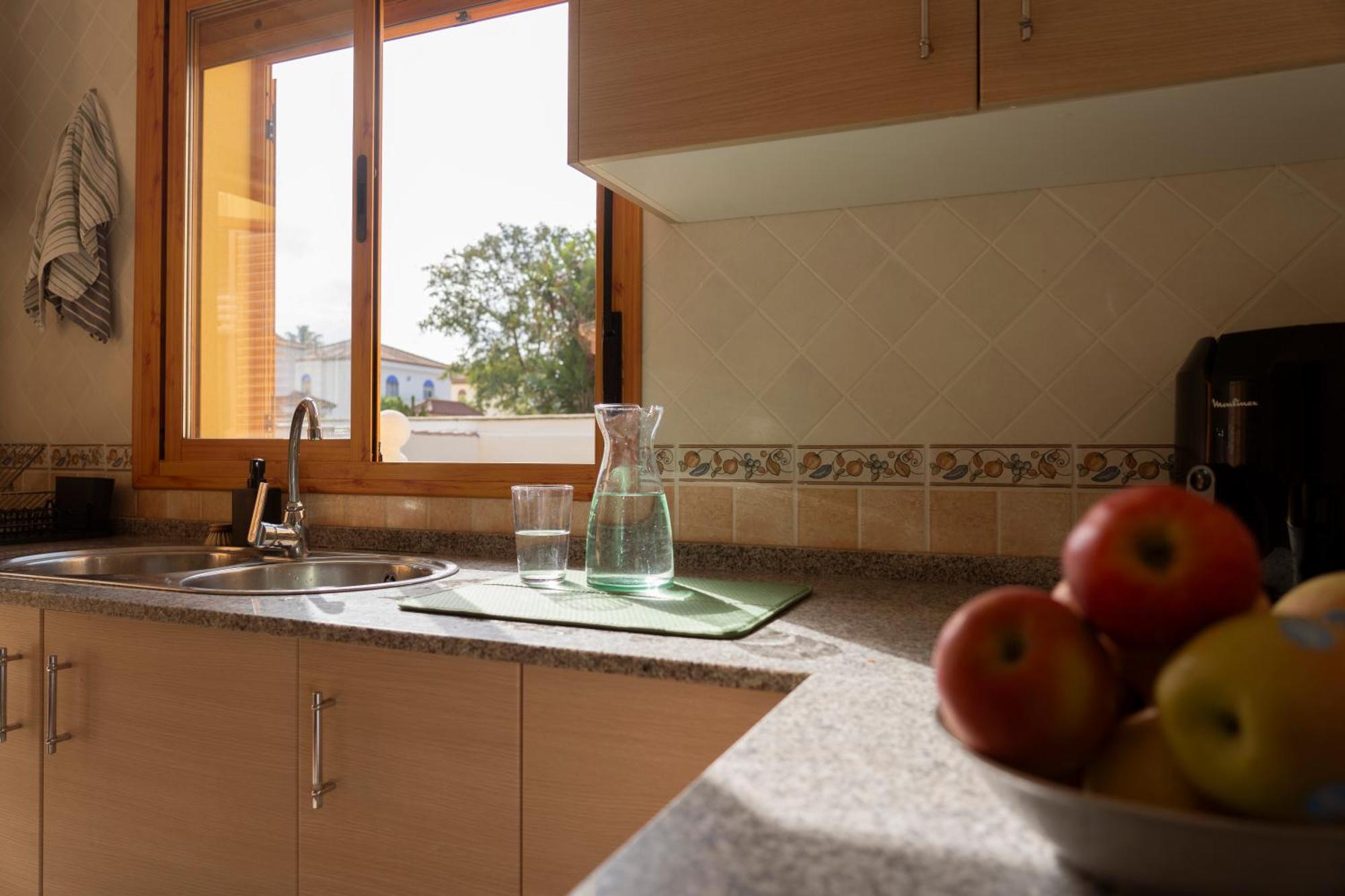 Hostel Namawa Surfhouse Chiclana de la Frontera Zewnętrze zdjęcie